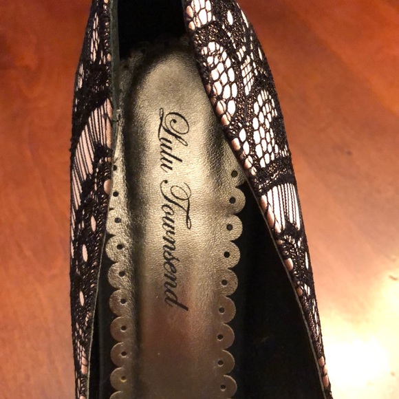 Lulu Townsend Heals - Picture 3 of 5